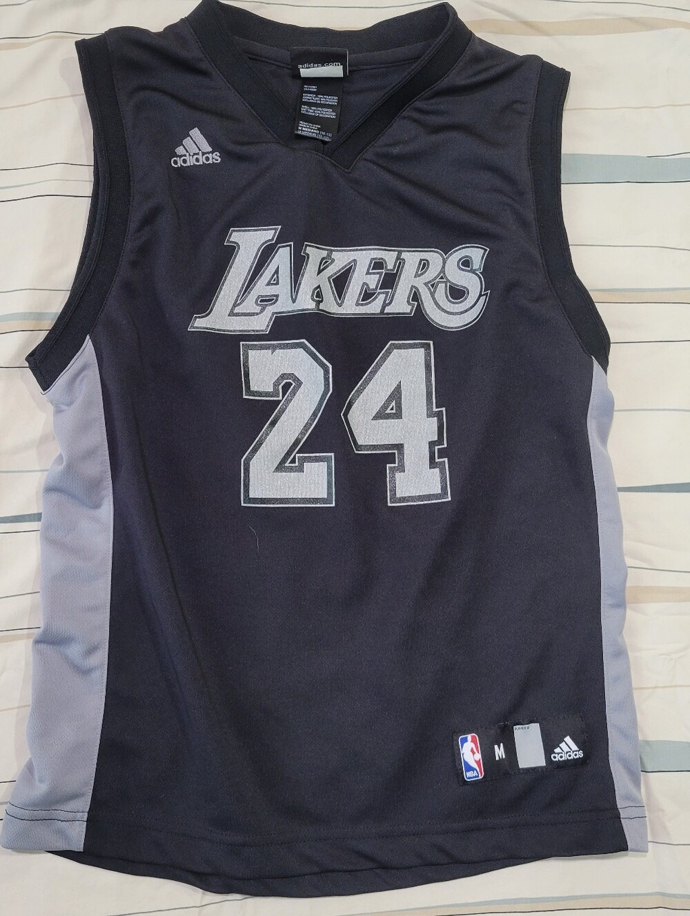 Kobe Bryant Adidas NBA Swingman #24 Jersey Black Gray Youth M (10-12) RARE EUC